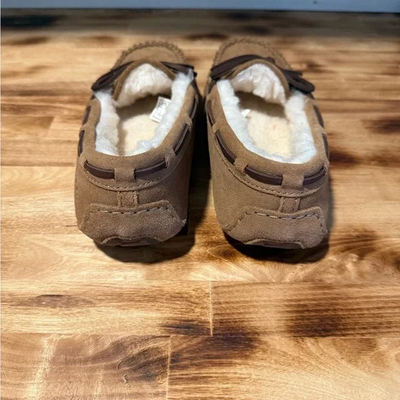 UGG Dakota Slipper~Size: 6 - Picture 4 of 7